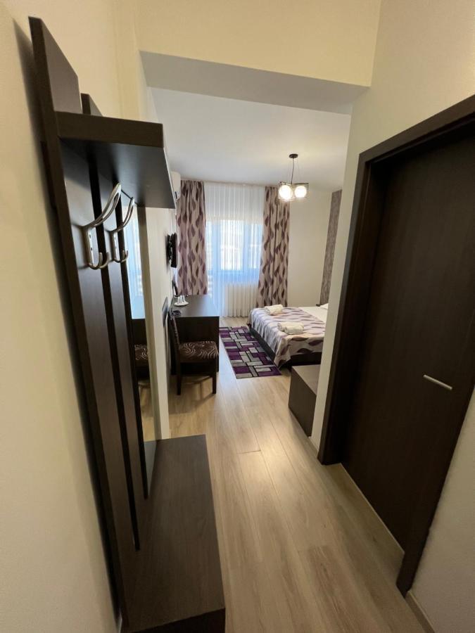 Motel Infinit Targu Jiu Ngoại thất bức ảnh
