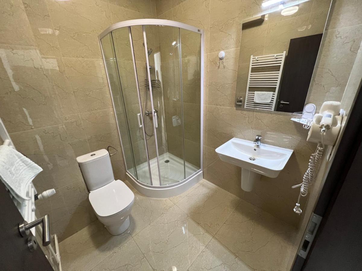 Motel Infinit Targu Jiu Ngoại thất bức ảnh