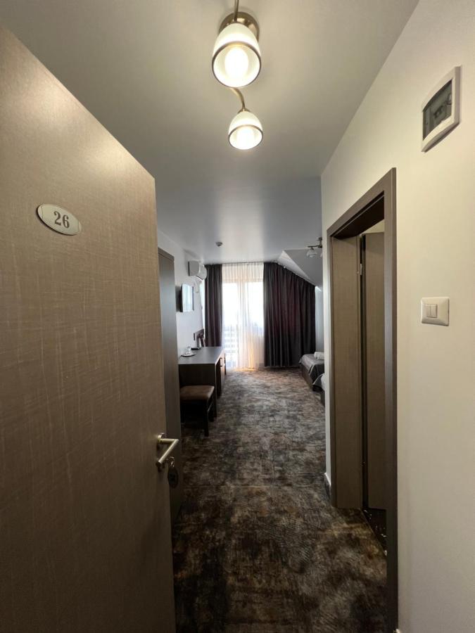 Motel Infinit Targu Jiu Ngoại thất bức ảnh
