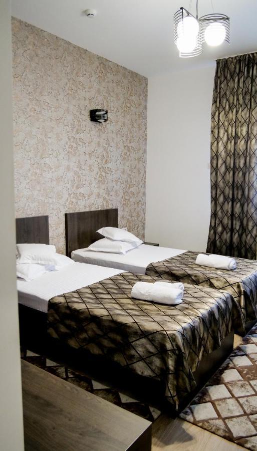 Motel Infinit Targu Jiu Ngoại thất bức ảnh