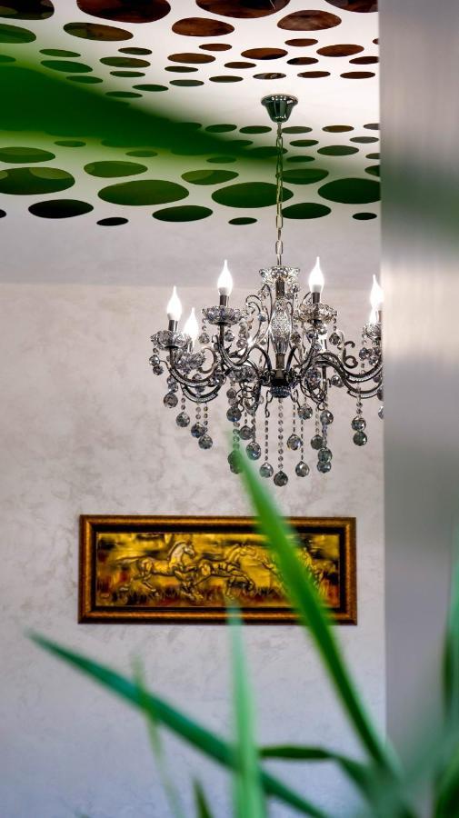 Motel Infinit Targu Jiu Ngoại thất bức ảnh